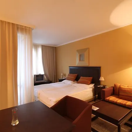Arendoo In Royal Beach Apartament *